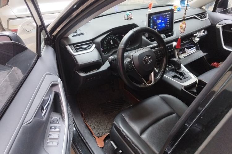 Used Toyota RAV4 2022 2.0L CVT Two-Wheel Drive Fashion Plus Edition Driver Seat