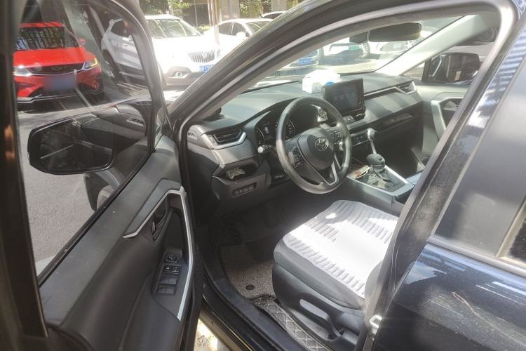 Used Toyota RAV4 2022 2.0L CVT Two-Wheel Drive Urban Edition Driver Seat