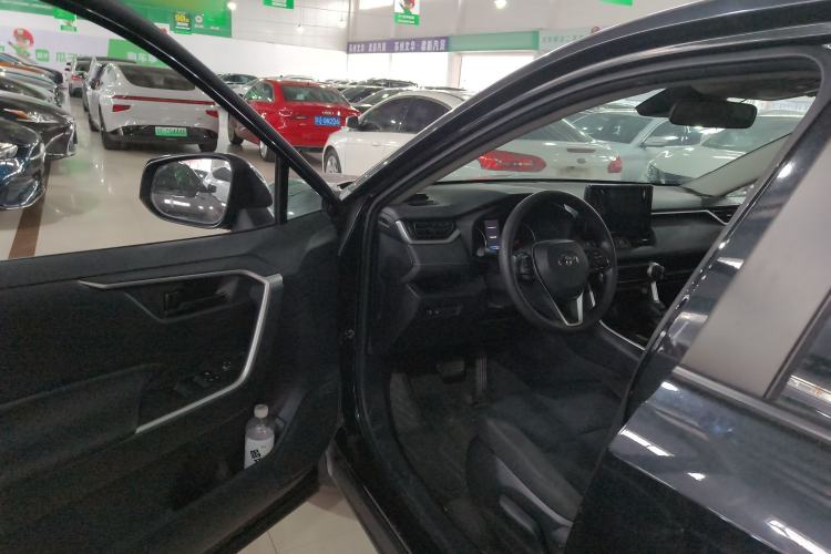 Used Toyota RAV4 2022 2.0L CVT Two-Wheel Drive Urban Edition Driver Seat