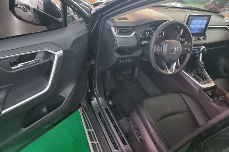 Used Toyota RAV4 2022 2.0L CVT Two-Wheel Drive Fashion Edition Driver Seat