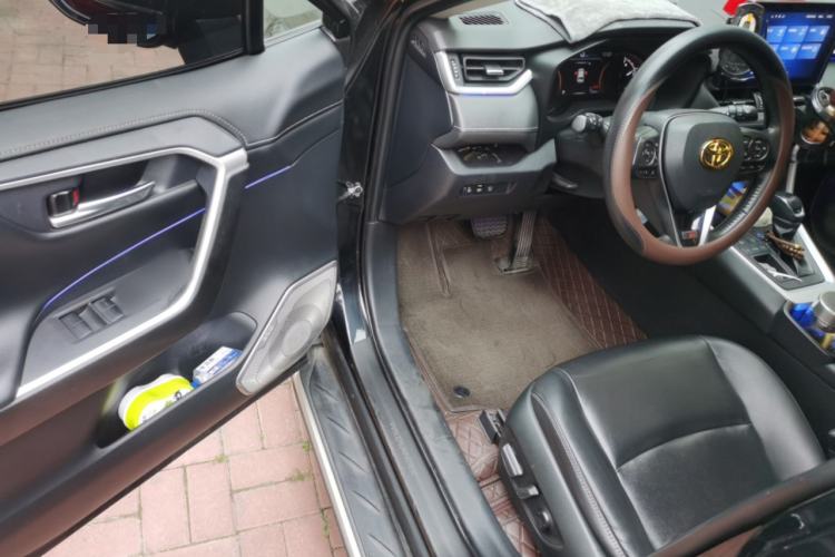 Used Toyota RAV4 2022 2.0L CVT Two-Wheel Drive Fashion Plus Edition Driver Seat