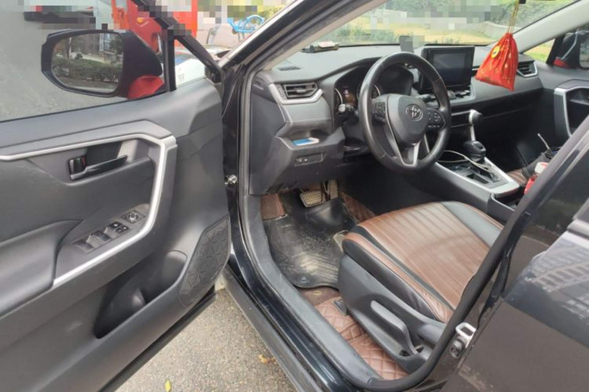Used Toyota RAV4 2022 2.0L CVT Two-Wheel Drive Urban Edition Driver Seat