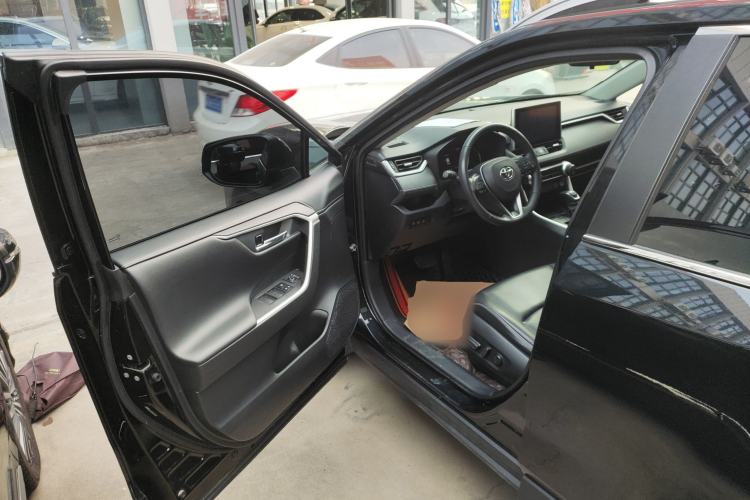 Used Toyota RAV4 2022 2.0L CVT Two-Wheel Drive Fashion Plus Edition Driver Seat