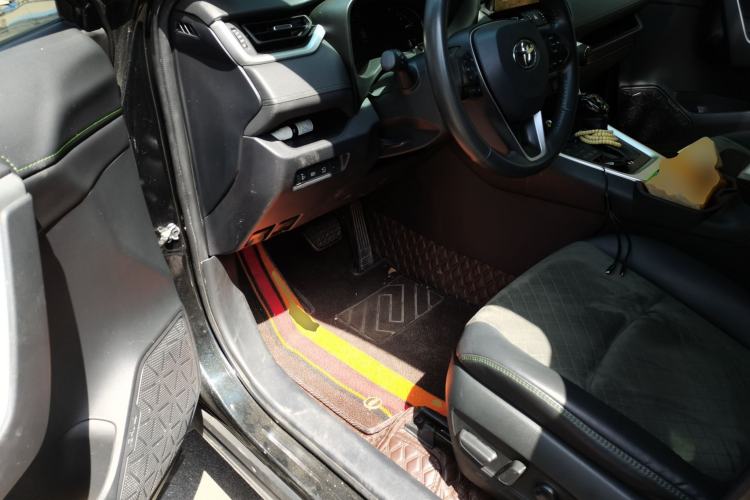 Used Toyota RAV4 2022 2.0L CVT 4x4 Style Plus Edition Driver Seat