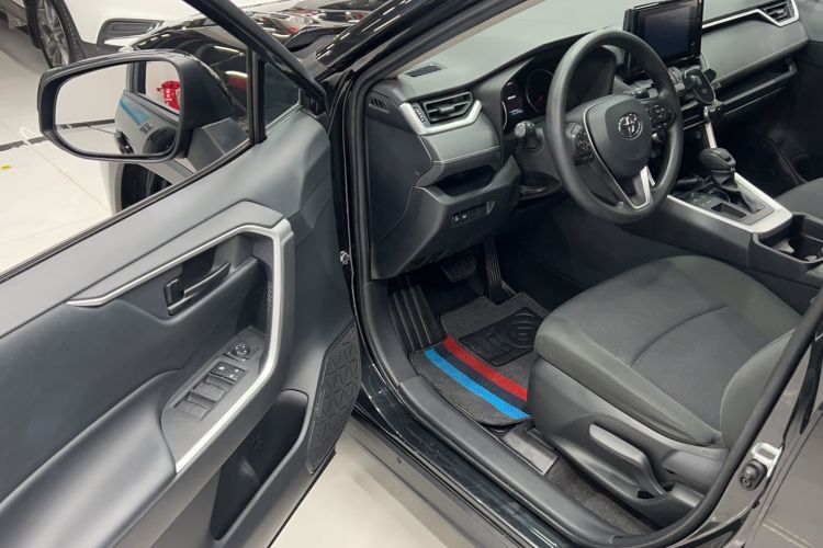 Used Toyota RAV4 2022 2.0L CVT Two-Wheel Drive Urban Edition Driver Seat