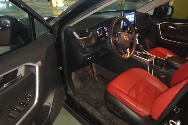 Used Toyota RAV4 2022 2.0L CVT Two-Wheel Drive Fashion Edition Driver Seat