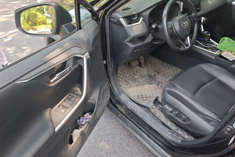 Used Toyota RAV4 2022 2.0L CVT Two-Wheel Drive Fashion Plus Edition Driver Seat