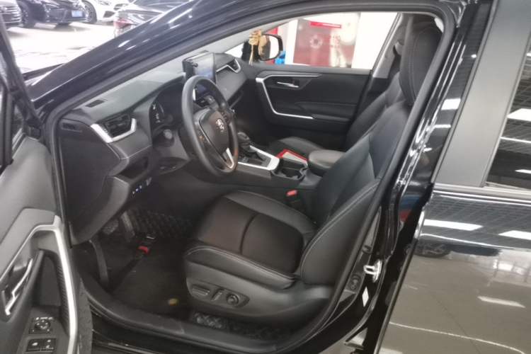 Used Toyota RAV4 2022 2.0L CVT Two-Wheel Drive Fashion Edition Driver Seat