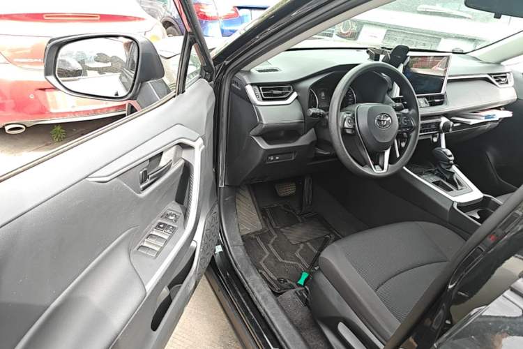Used Toyota RAV4 2022 2.0L CVT Two-Wheel Drive Urban Edition Driver Seat