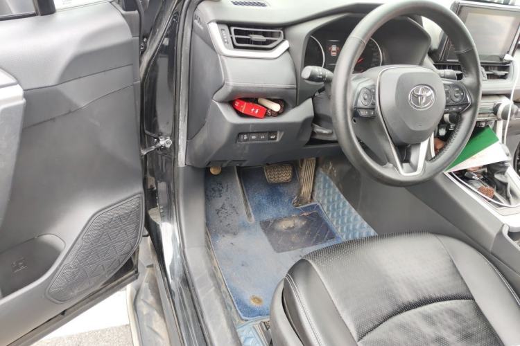 Used Toyota RAV4 2022 2.0L CVT Two-Wheel Drive Urban Edition Driver Seat