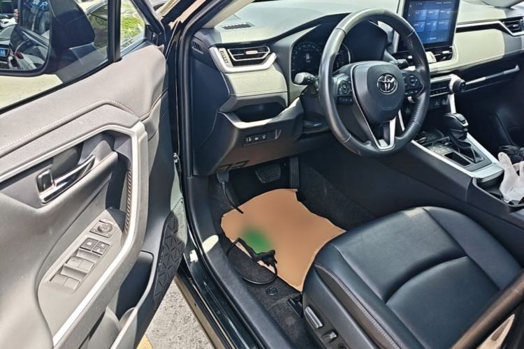 Used Toyota RAV4 2022 2.0L CVT Two-Wheel Drive Fashion Plus Edition Driver Seat