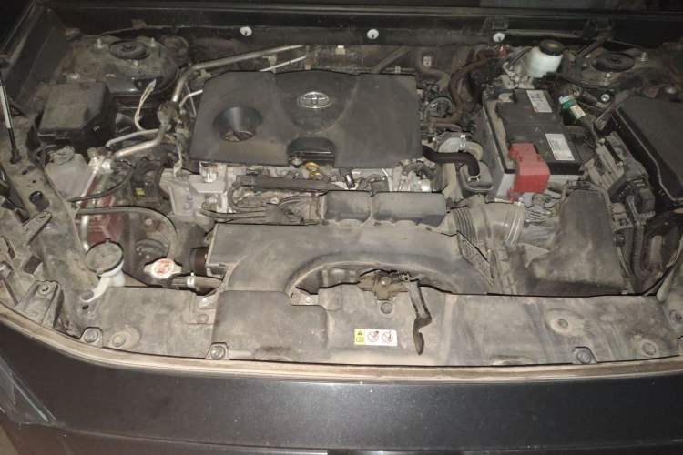 Used Toyota RAV4 2022 2.0L CVT Two-Wheel Drive Fashion Edition Engine Bay