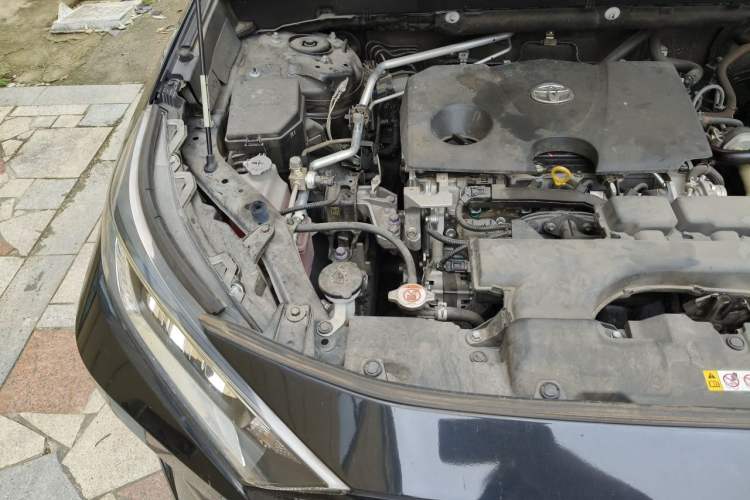 Used Toyota RAV4 2022 2.0L CVT Two-Wheel Drive Fashion Edition Engine Bay Right