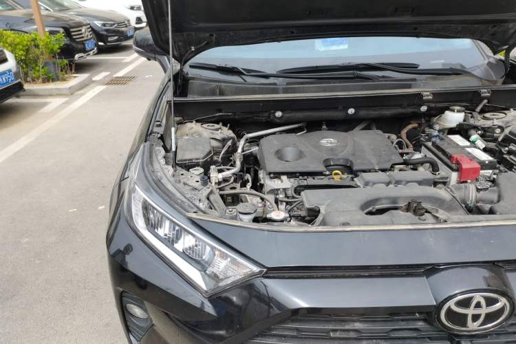 Used Toyota RAV4 2022 2.0L CVT 4x4 Style Plus Edition Engine Bay Right