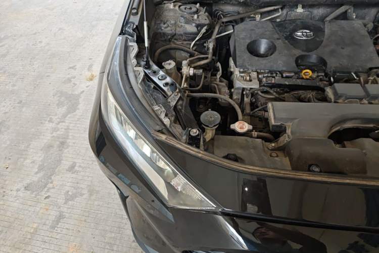 Used Toyota RAV4 2022 2.0L CVT Two-Wheel Drive Fashion Edition Engine Bay Right