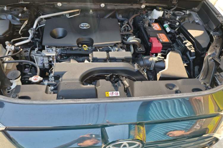Used Toyota RAV4 2022 2.0L CVT Two-Wheel Drive Fashion Edition Engine Bay