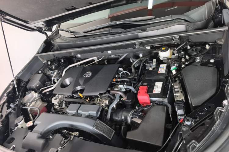 Used Toyota RAV4 2022 2.0L CVT Two-Wheel Drive Fashion Edition Engine Bay