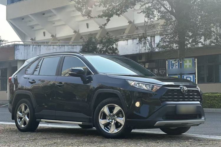 Used Toyota RAV4 2022 2.0L CVT Two-Wheel Drive Fashion Plus Edition Exterior 2