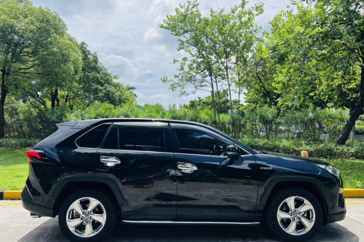 Used Toyota RAV4 2022 Dual-Engine 2.5L E-CVT Two-Wheel Drive Elite Edition Exterior 2