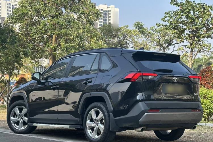 Used Toyota RAV4 2022 2.0L CVT Two-Wheel Drive Fashion Plus Edition Exterior 3