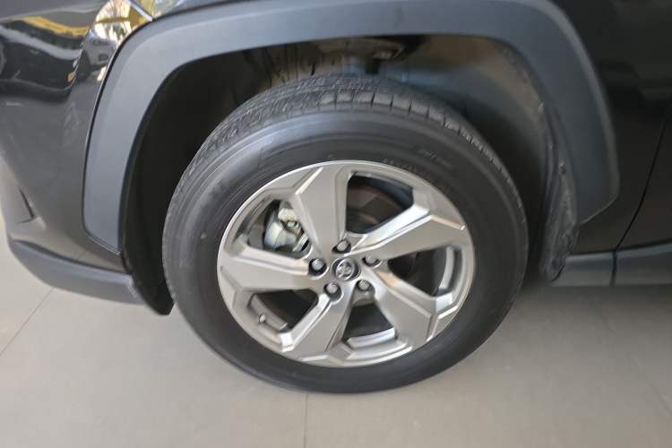 Used Toyota RAV4 2022 2.0L CVT Two-Wheel Drive Fashion Plus Edition Exterior 3