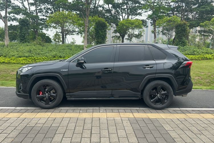 Used Toyota RAV4 2022 Dual-Engine 2.5L E-CVT Four-Wheel Drive Elite Plus Edition Exterior 3