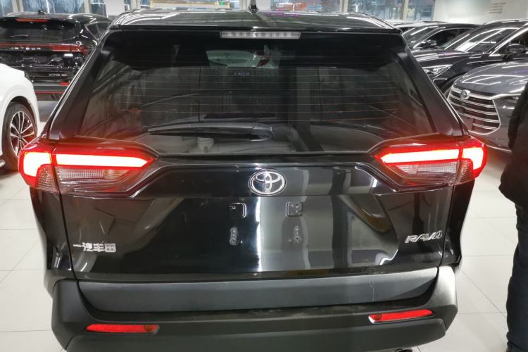 Used Toyota RAV4 2022 2.0L CVT Two-Wheel Drive Urban Edition Exterior 4