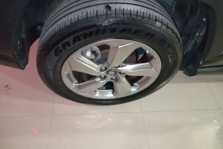 Used Toyota RAV4 2022 2.0L CVT Two-Wheel Drive Fashion Plus Edition Exterior 5