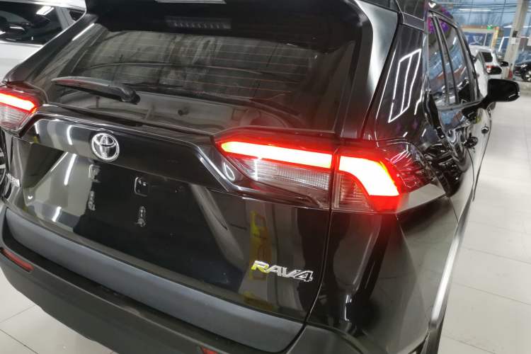 Used Toyota RAV4 2022 2.0L CVT Two-Wheel Drive Urban Edition Exterior 5