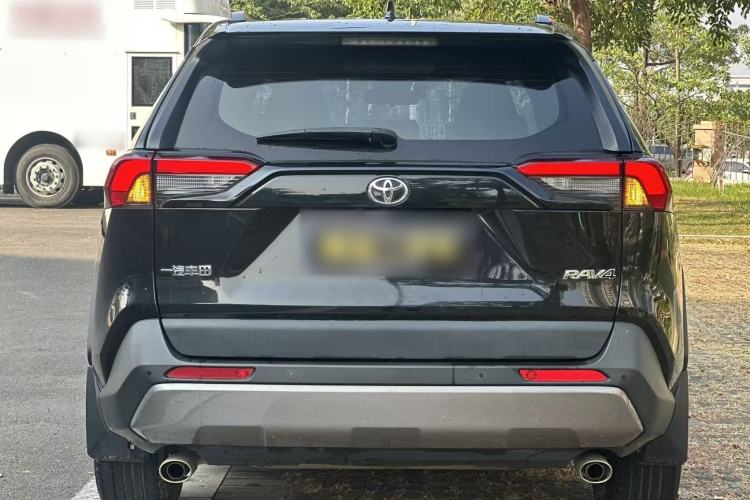 Used Toyota RAV4 2022 2.0L CVT Two-Wheel Drive Fashion Plus Edition Exterior 6