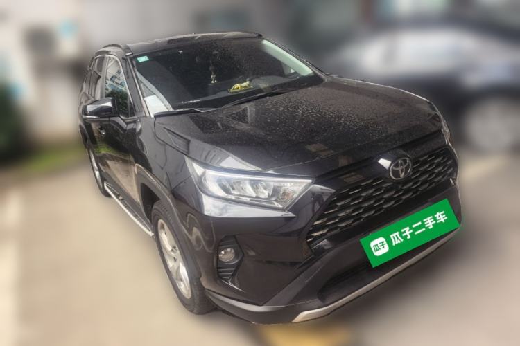 Used Toyota RAV4 2022 2.0L CVT Two-Wheel Drive Fashion Edition Front Right 45 Deg