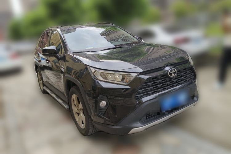 Used Toyota RAV4 2022 2.0L CVT Two-Wheel Drive Fashion Edition Front Right 45 Deg