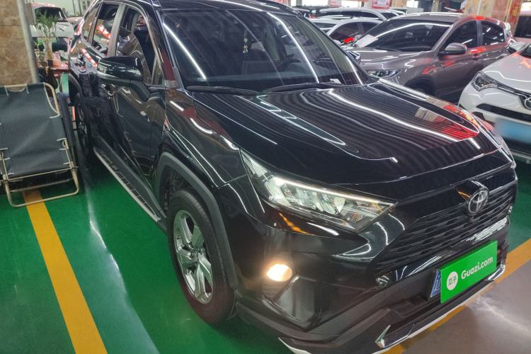Used Toyota RAV4 2022 2.0L CVT Two-Wheel Drive Fashion Edition Front Right 45 Deg