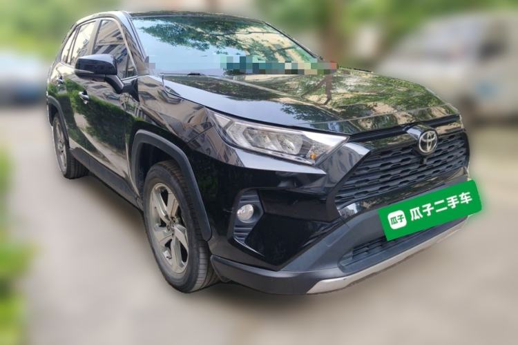 Used Toyota RAV4 2022 2.0L CVT Two-Wheel Drive Fashion Edition Front Right 45 Deg