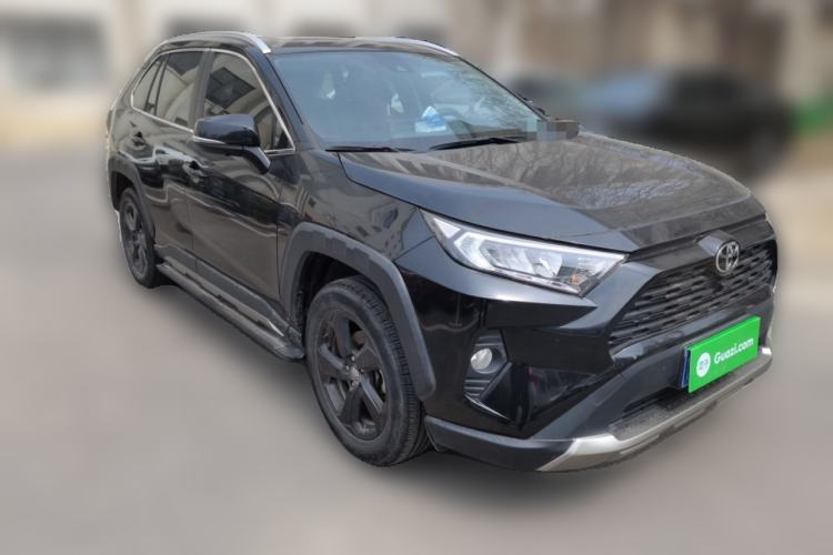 Used Toyota RAV4 2022 2.0L CVT 4x4 Style Plus Edition Front Right 45 Deg