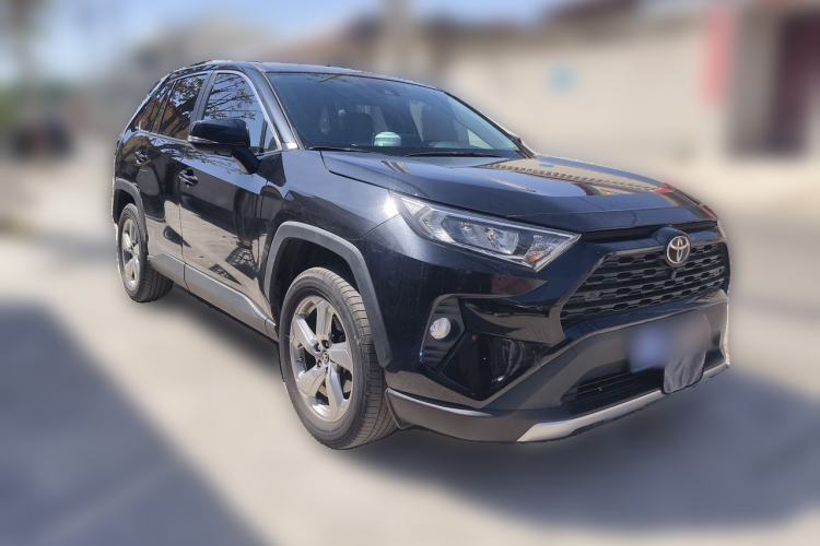 Used Toyota RAV4 2022 2.0L CVT Two-Wheel Drive Fashion Plus Edition Front Right 45 Deg