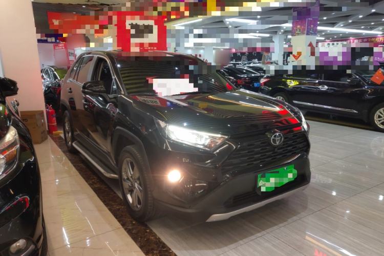 Used Toyota RAV4 2022 2.0L CVT Two-Wheel Drive Fashion Plus Edition Front Right 45 Deg