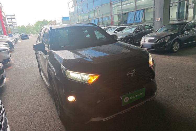Used Toyota RAV4 2022 2.0L CVT 4x4 Style Plus Edition Front Right 45 Deg