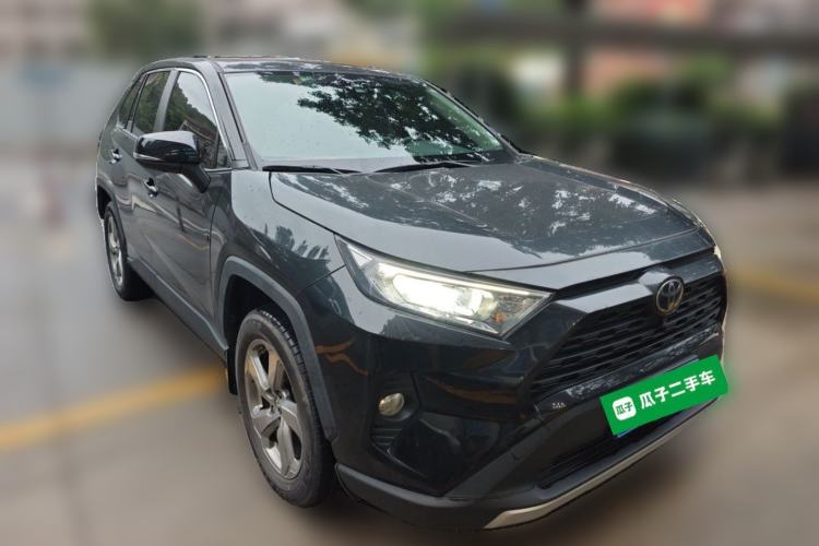 Used Toyota RAV4 2022 2.0L CVT Two-Wheel Drive Fashion Edition Front Right 45 Deg