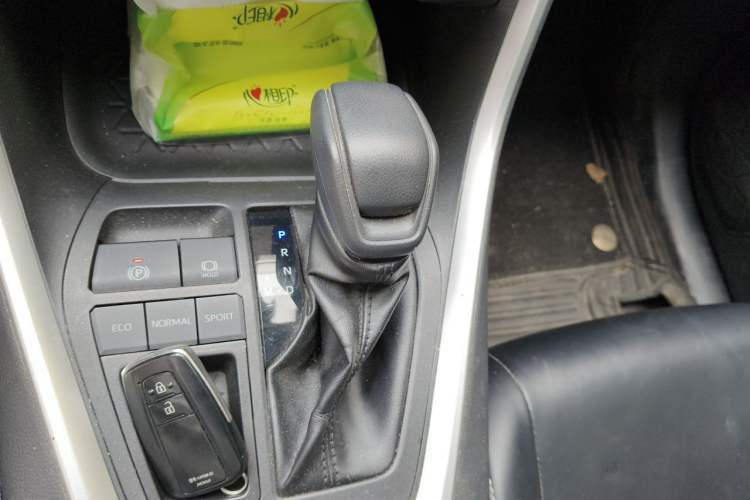 Used Toyota RAV4 2022 2.0L CVT Two-Wheel Drive Fashion Edition Gear Lever