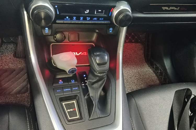 Used Toyota RAV4 2022 2.0L CVT Two-Wheel Drive Urban Edition Gear Lever