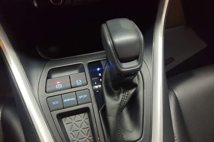 Used Toyota RAV4 2022 2.0L CVT Two-Wheel Drive Urban Edition Gear Lever