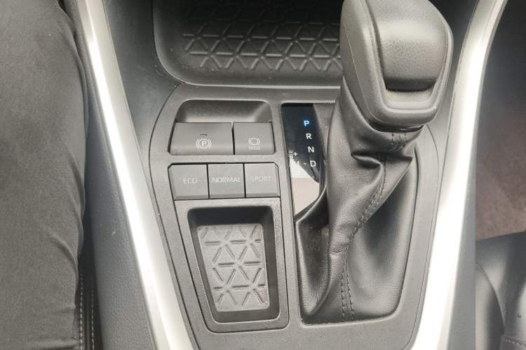 Used Toyota RAV4 2022 2.0L CVT Two-Wheel Drive Urban Edition Gear Lever