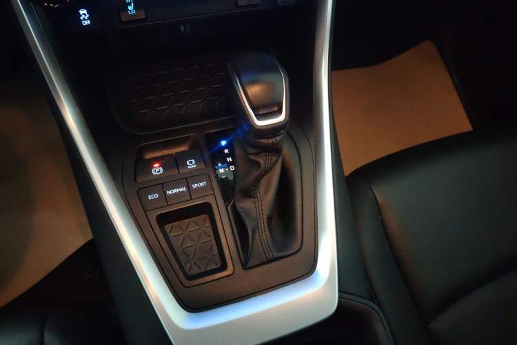 Used Toyota RAV4 2022 2.0L CVT Two-Wheel Drive Fashion Plus Edition Gear Lever