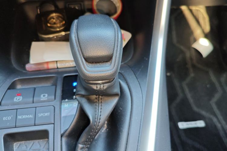 Used Toyota RAV4 2022 2.0L CVT Two-Wheel Drive Fashion Edition Gear Lever