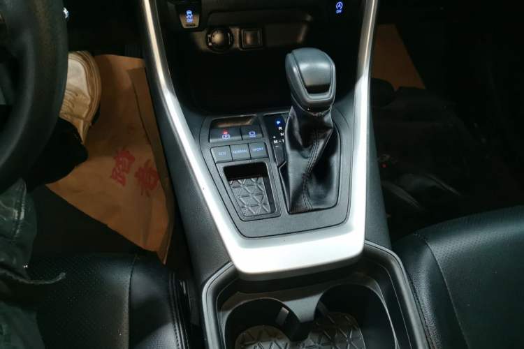 Used Toyota RAV4 2022 2.0L CVT Two-Wheel Drive Urban Edition Gear Lever