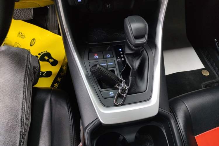 Used Toyota RAV4 2022 Dual-Engine 2.5L E-CVT Two-Wheel Drive Elite Edition Gear Lever