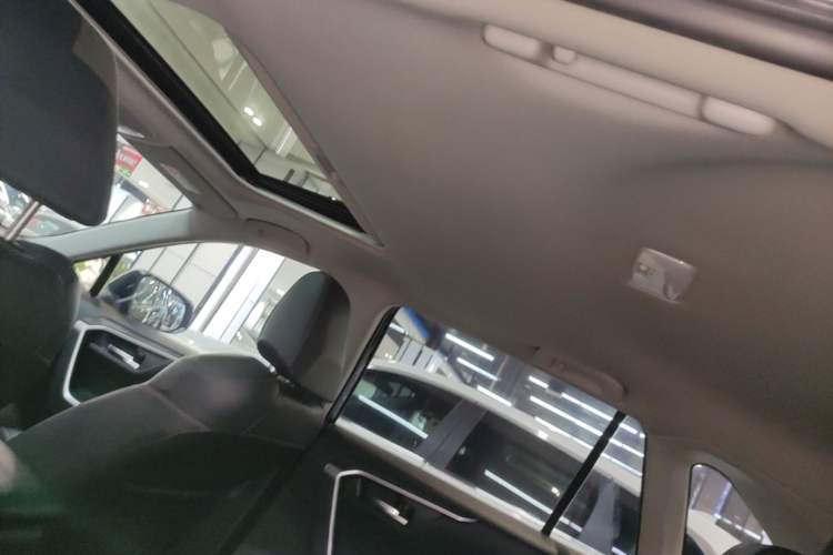 Used Toyota RAV4 2022 2.0L CVT Two-Wheel Drive Fashion Plus Edition Headliner