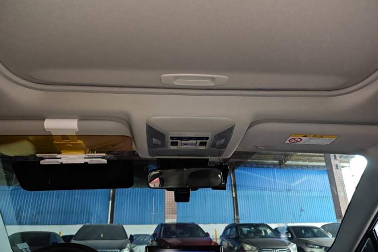 Used Toyota RAV4 2022 2.0L CVT Two-Wheel Drive Fashion Plus Edition Headliner