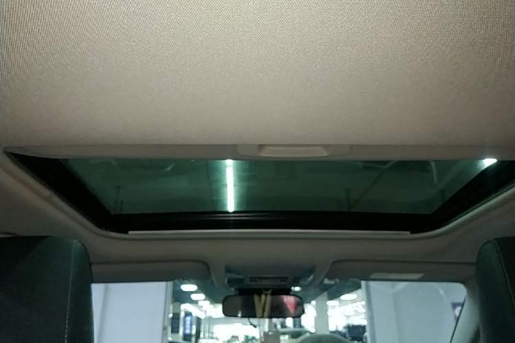 Used Toyota RAV4 2022 2.0L CVT Two-Wheel Drive Fashion Plus Edition Headliner
